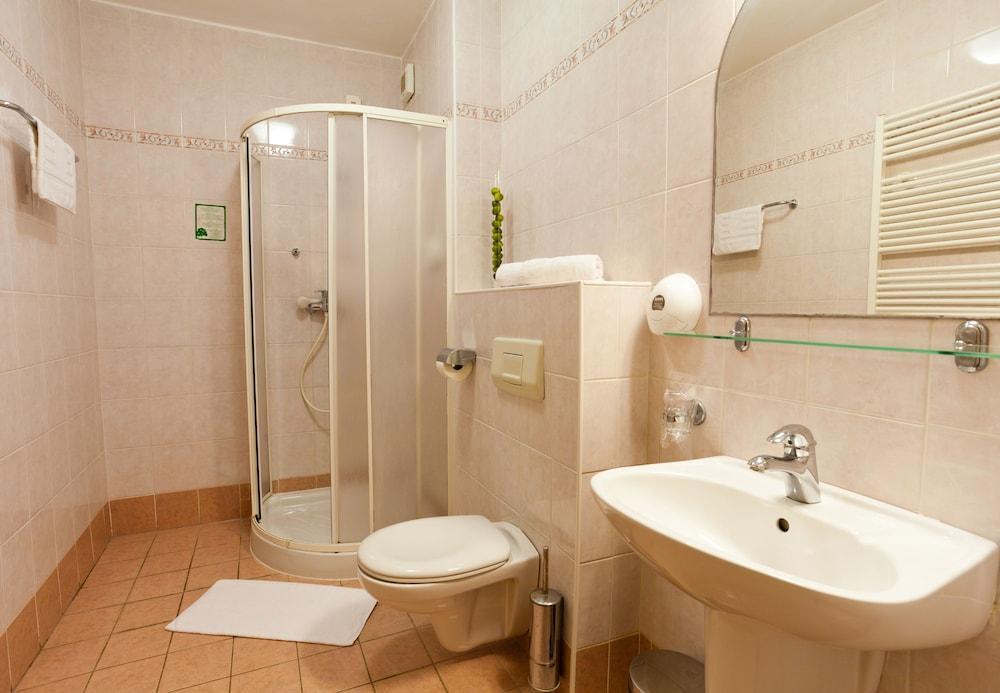 Villa Lovorka - Hotel Resort Drazica Krk Town Dış mekan fotoğraf