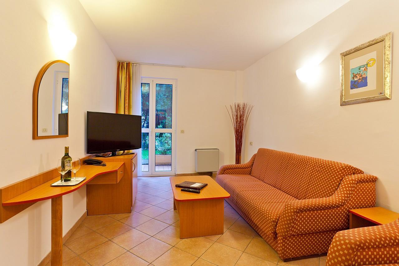 Villa Lovorka - Hotel Resort Drazica Krk Town Dış mekan fotoğraf